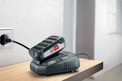 Batterie Bosch Starter-Set 18V - 2x2.5Ah + chargeur AL 1830 CV
