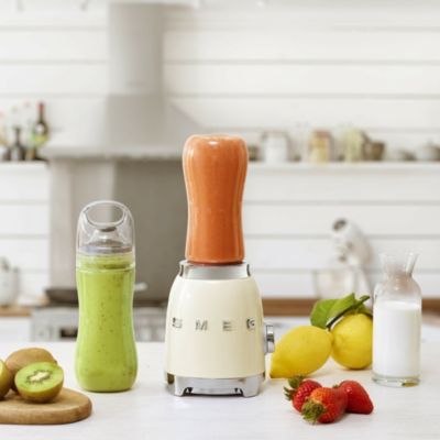 Blender 600ml 300w Smeg PBF01CREU