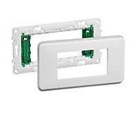 Bloc support et plaque de finition 4 modules Schneider Electric Unica Pro blanc