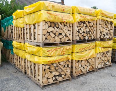 Bois de chauffage bûches 50 cm – 1,50 stère – Minucci – bois dur et tendre – prêt à l’emploi <23 % – idéal poêle, insert et cheminée