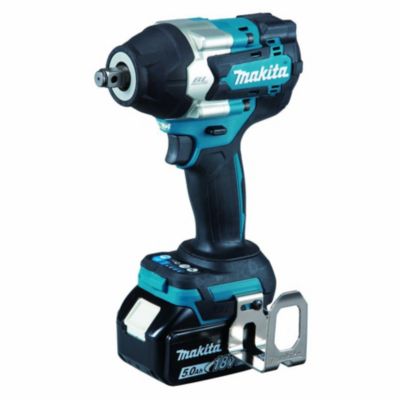 Boulonneuse à chocs 18 V LXT DTW700RTJ 700 Nm avec 2 batteries 5.0 Ah et chargeur MAKPAC
