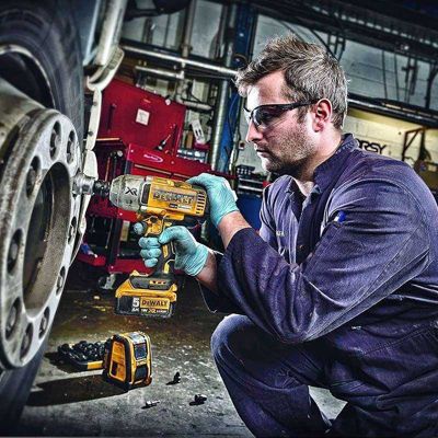 Boulonneuse à chocs 18V XR + 2 batteries 5 Ah + chargeur en coffret T-STAK - DEWALT - DCF899P2-QW