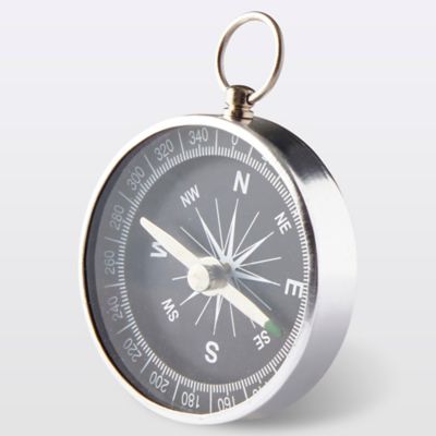 Boussole pointeur satellite aluminium chromé fond noir