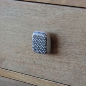 Bouton de meuble carré Beloen gris noir l.4.1cm x h. 4.1cm x p.1.9cm
