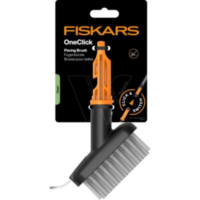 Brosse de nettoyage pour dalles OneClick Fiskars
