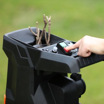 Broyeur de végétaux électrique 2800W bac 60L Yard Force ER U45