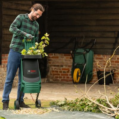 Broyeur de végétaux électrique filaire 2000 W, branche maxi 35 mm, Bosch