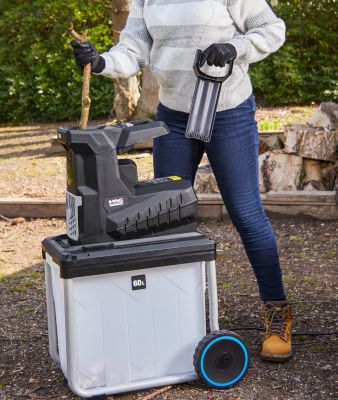 Broyeur de végétaux électrique filaire 2800W, branche maxi 45mm, bruit ...