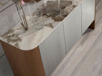 Buffet en bois argenté, noyer et plateau en marbre de porcelaine