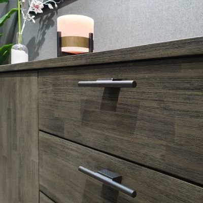 Buffet en bois d'acacia massif cendré avec piètement métal noir - KUBI