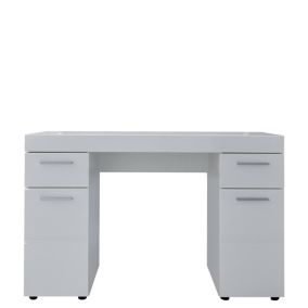 Bureau mélaminé coloris blanc avec 2 tiroirs et deux placards. L - H - P : 120/76 / 41 cm.