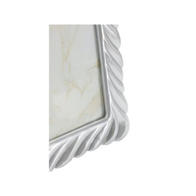Cadre en résine argentée 26,3x1,6x31,2 cm (mesure intérieure 20x25 cm)