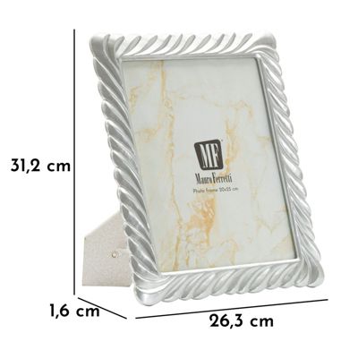 Cadre en résine argentée 26,3x1,6x31,2 cm (mesure intérieure 20x25 cm)