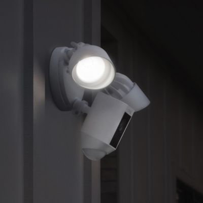 Camera de vidéosurveillance extérieure Ring Floodlight Cam Wired Pro blanc