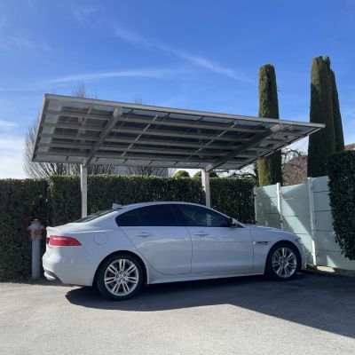 Carport simple avec 9 panneaux solaires - charge de toiture 100kgs/m² -  thermolaqué blanc - Ximax Standard Linea