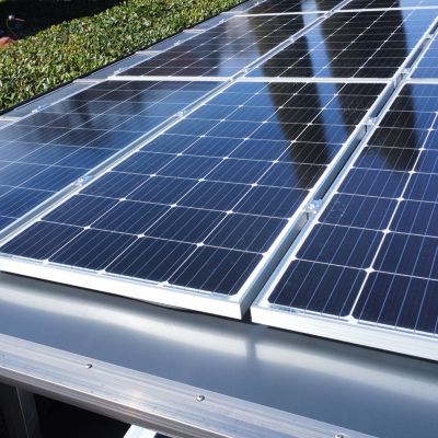 Carport simple avec 9 panneaux solaires - charge de toiture 100kgs/m² -  thermolaqué blanc - Ximax Standard Linea