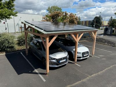 Carport solaire avec panneaux photovoltaïques design 3000 Ultrawatt