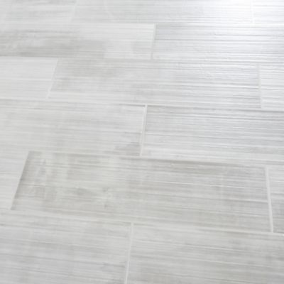 Carrelage mural gris 20x60cm Kofrage