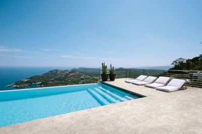 Carrelage Piscine 30x60 Massif Central Pierre R11 - Allocarrelage