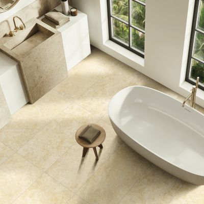 Carrelage sol et mur intérieur en grès cérame émaillé beige effet travertin mat L.119,8 x l.60 cm x ép.7,4 mm, Traverno