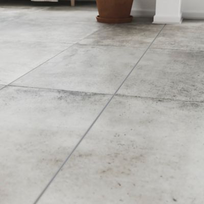 Carrelage sol gris clair 80 x 80 cm Kontainer