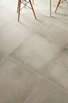 Carrelage sol intérieur gris clair effet béton L.60 x l.60 cm x ép.9 mm, Kontainer