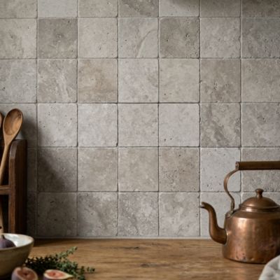 Carrelage sol/mur en travertin Beige Impéria - 10 x 10 x 1 cm - Vendu au m² - C-NEGOCE