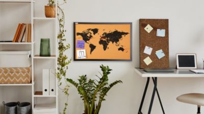 CARTE DU MONDE tableau en liège cadre en bois laqué NOIR 60x40 cm