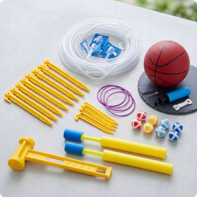 Château gonflable pour enfants KINDI avec longue toboggan aquatique aire de jeux panier de basket et canon à eau 1 pièce.