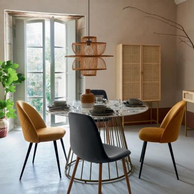 Chaise de table en Velours Jaune ocre et pieds en métal Noir