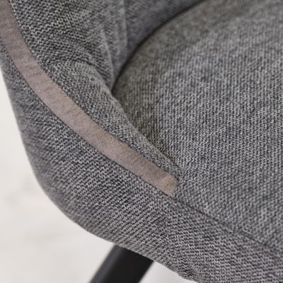 Chaise en tissu gris anthracite chiné et pieds évasés en métal - MARTA