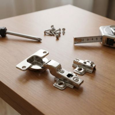 Charnière invisible key hole acier nickelé pour porte à recouvrement Diall Ø26 mm 92°, lot de 2