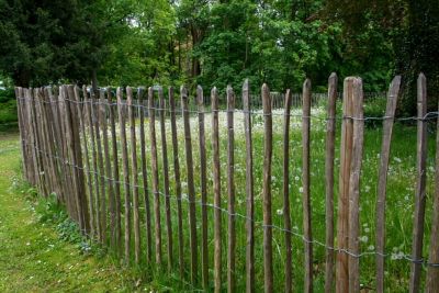 Ganivelle, clôture en noisetier : une barrière naturelle et durable