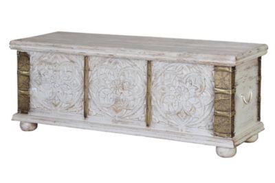 Coffre ancien en bois de manguier blanc