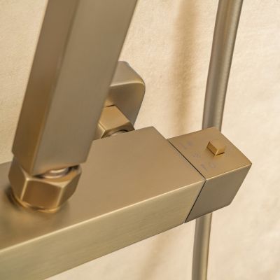 Colonne de douche avec mitigeur thermostatique LOMAZOO Estrella doré