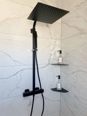 Colonne de douche noire avec thermostatique 300 Essebagno Quartos