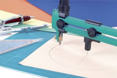 Compas cutter Wolfcraft ø23 cm + 2 lames incluses