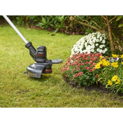 Coupe-bordure filaire - 550 W - largeur de coupe avec fil 300 mm - Black+Decker BESTE630-QS