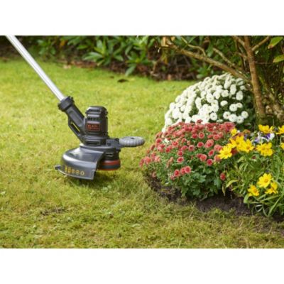 Coupe-bordures filaire 550 W, largeur de coupe avec fil 300 mm, Black+Decker BESTE630-QS