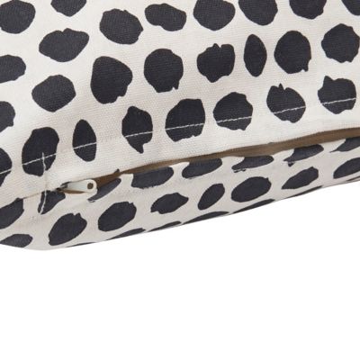 Coussin à pois Blooma Denia blanc et noir 45 x 45 cm