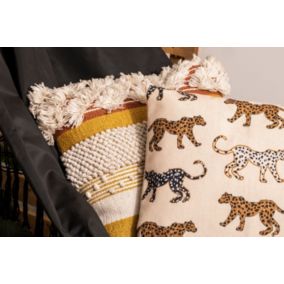 Coussin carré Leopold imprimé tigres beige L.45 x l.45cm Deco&co