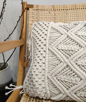 Coussin de sol en macramé