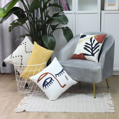 Coussin Naunet Effet brodé 45x45cm GoodHome Blanc, marron et jaune