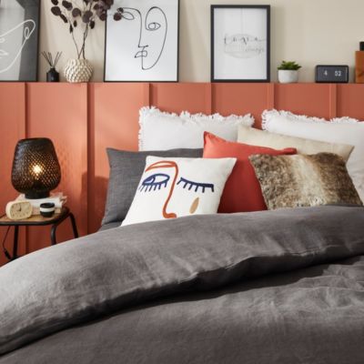 Coussin Naunet Effet brodé 45x45cm GoodHome Blanc, marron et jaune