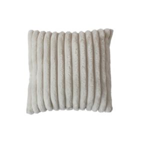 Coussin SELA imitiation fourrure