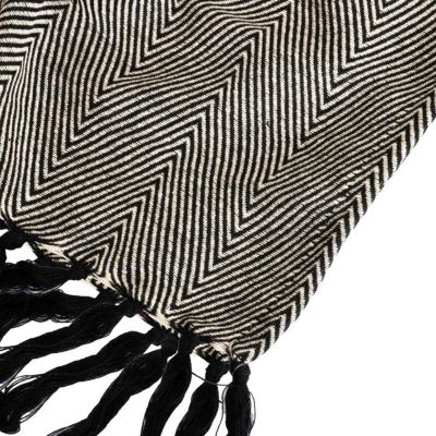 Couverture plaid ZIGORA en coton 100 % - Noir avec franges 180x220 cm - SACASA