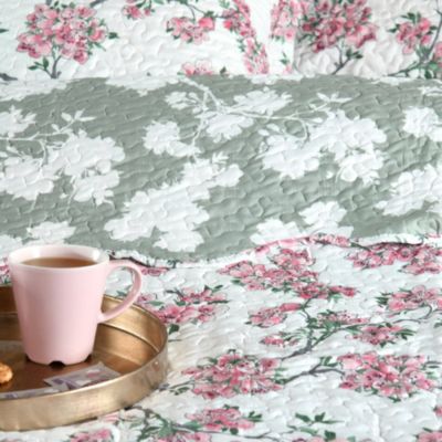 Couvre-lit Boutis L'ATELIER 240x240cm + 2 Taies D'oreiller - Rose - Qualité Shabby Chic