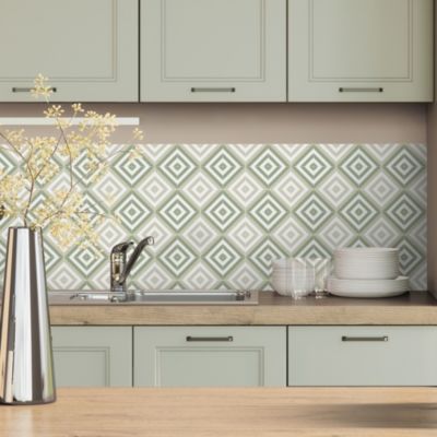 Crédence cuisine adhésive en vinyle modèle CARTHAGE vert sablé, 200 x 40 cm, design raccordable