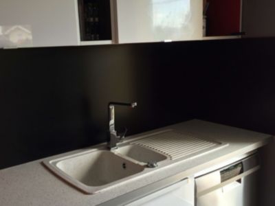 Crédence - Fond de hotte - Aluminium Noir RAL 9005 sat - H60cm x L110cm