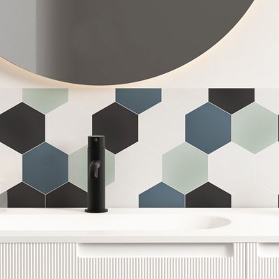 Crédence pour salle de bain en PVC style carreaux de ciment bleu 140x30 cm (en 2 bandeaux)